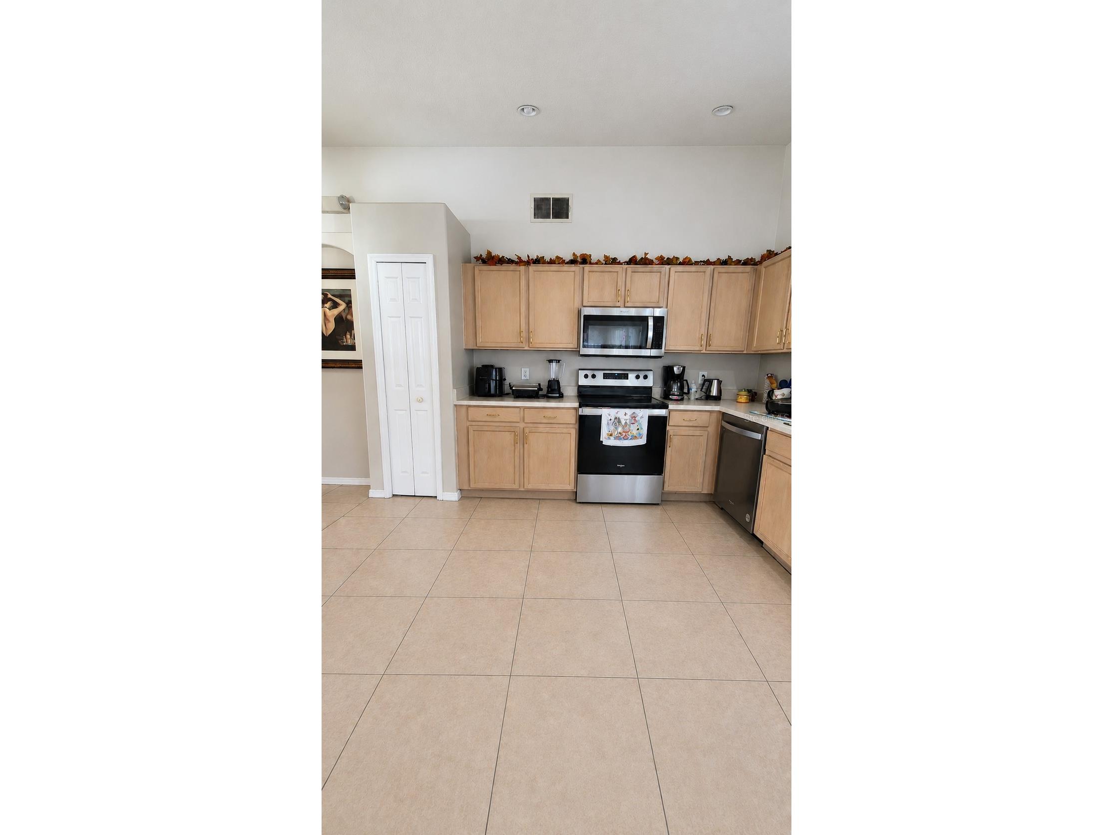 121 S Roma Way Kissimmee FL 34746 R4911375 image8