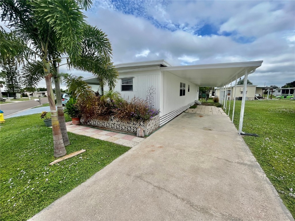 121 Saint Martins Way Apollo Beach FL 33572 T3478834 image1