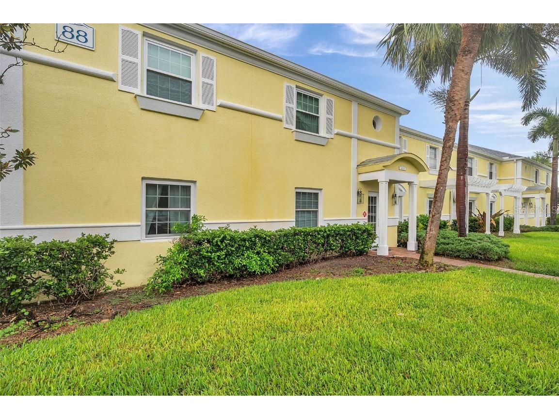 121 Seahorse Drive SE #A Saint Petersburg FL 33705 TB8407897 image1