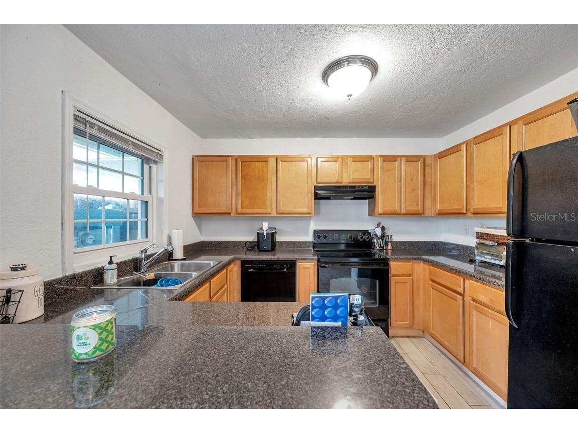 121 Seahorse Drive SE #A Saint Petersburg FL 33705 TB8407897 image9