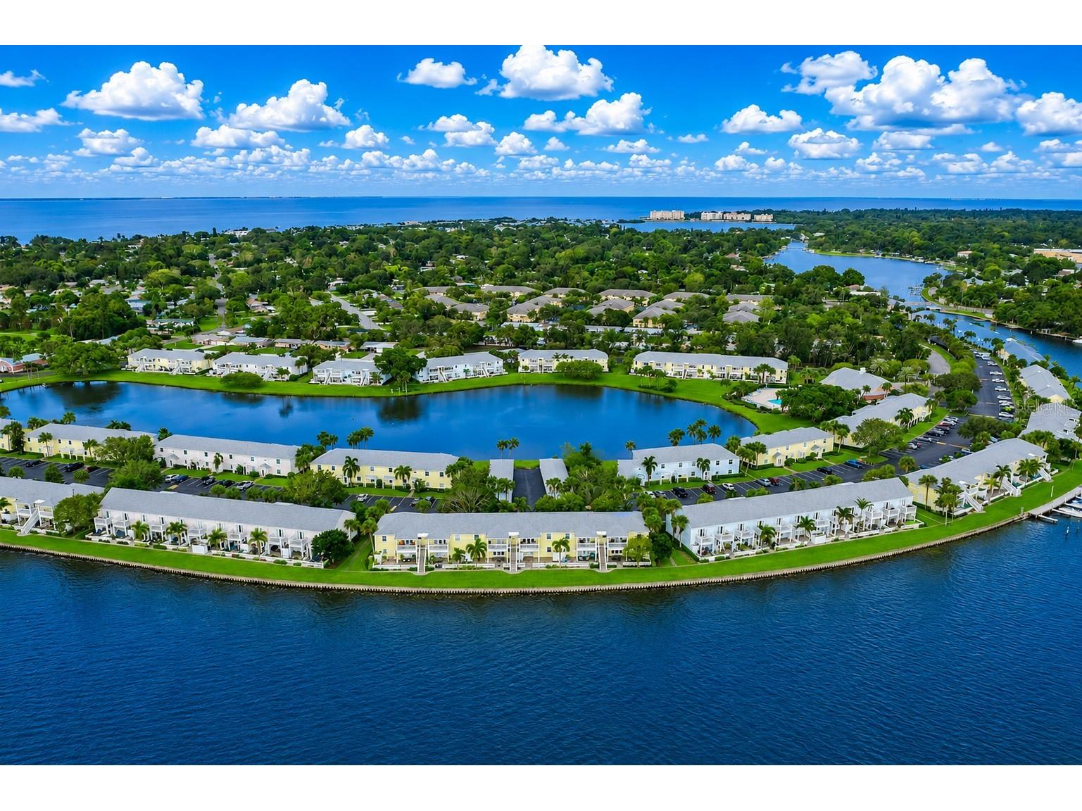 121 Seahorse Drive SE #C Saint Petersburg FL 33705 TB8506972 image1