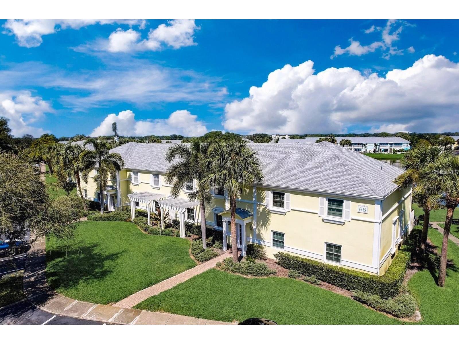 121 Seahorse Drive SE #C Saint Petersburg FL 33705 TB8506972 image2