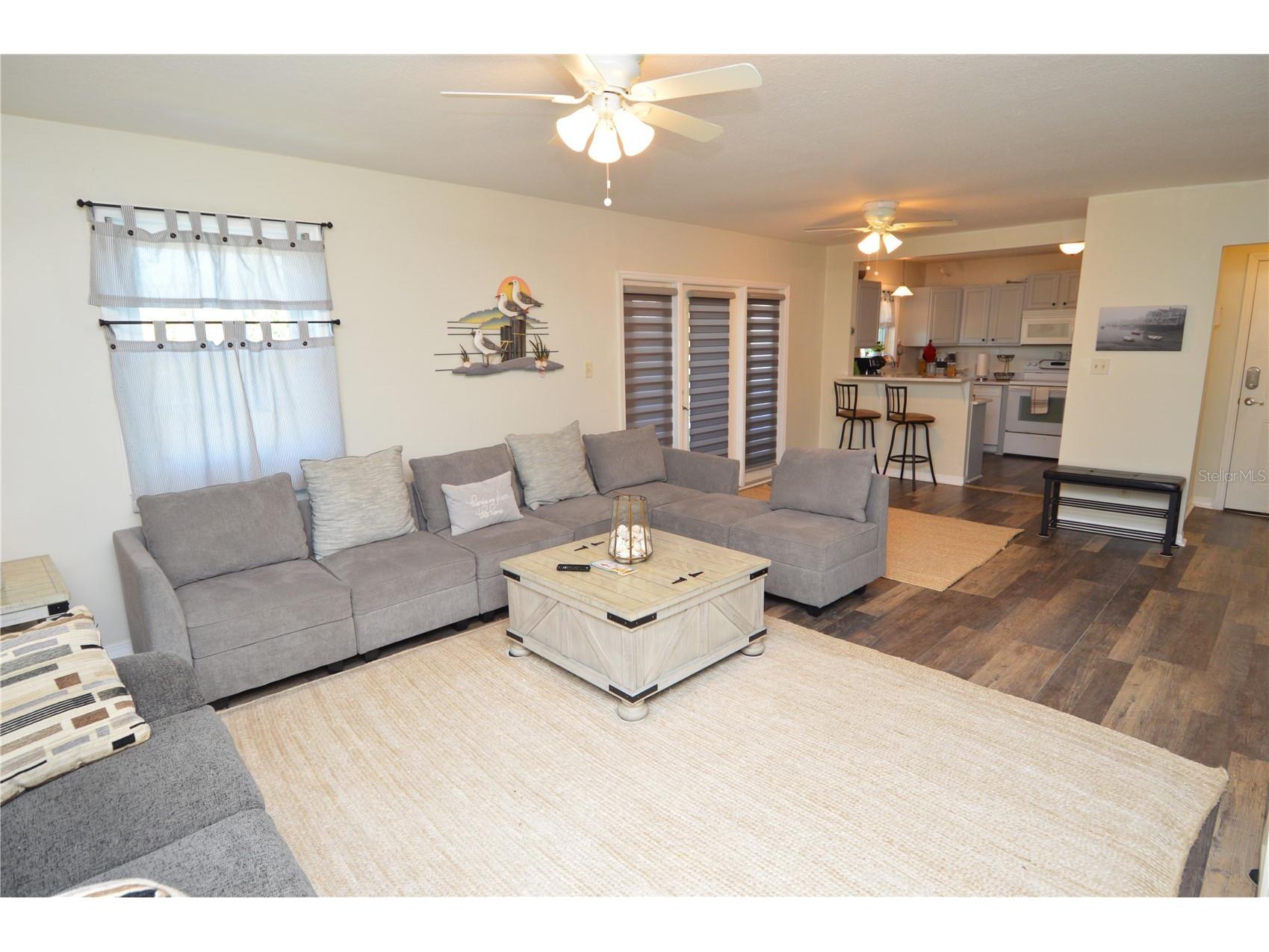121 Seahorse Drive SE #C Saint Petersburg FL 33705 TB8506972 image4