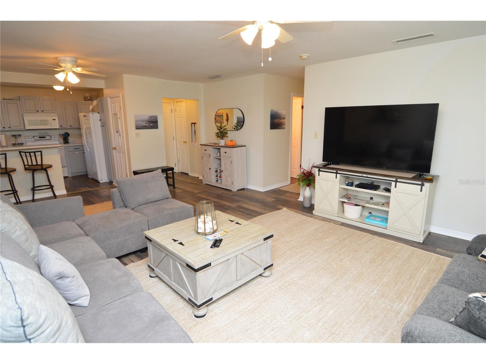 121 Seahorse Drive SE #C Saint Petersburg FL 33705 TB8506972 image6