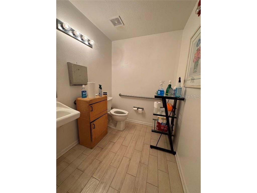 121 Triple Diamond Boulevard #4 North Venice FL 34275 A4669921 image11