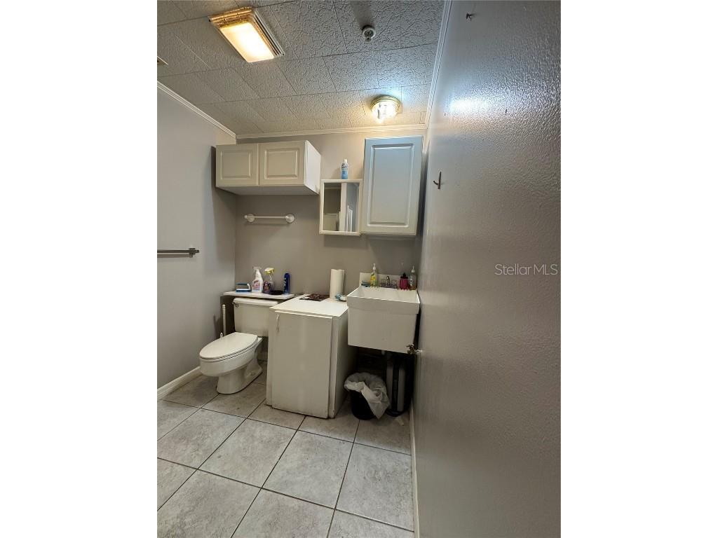 121 Triple Diamond Boulevard #4 North Venice FL 34275 A4669921 image9