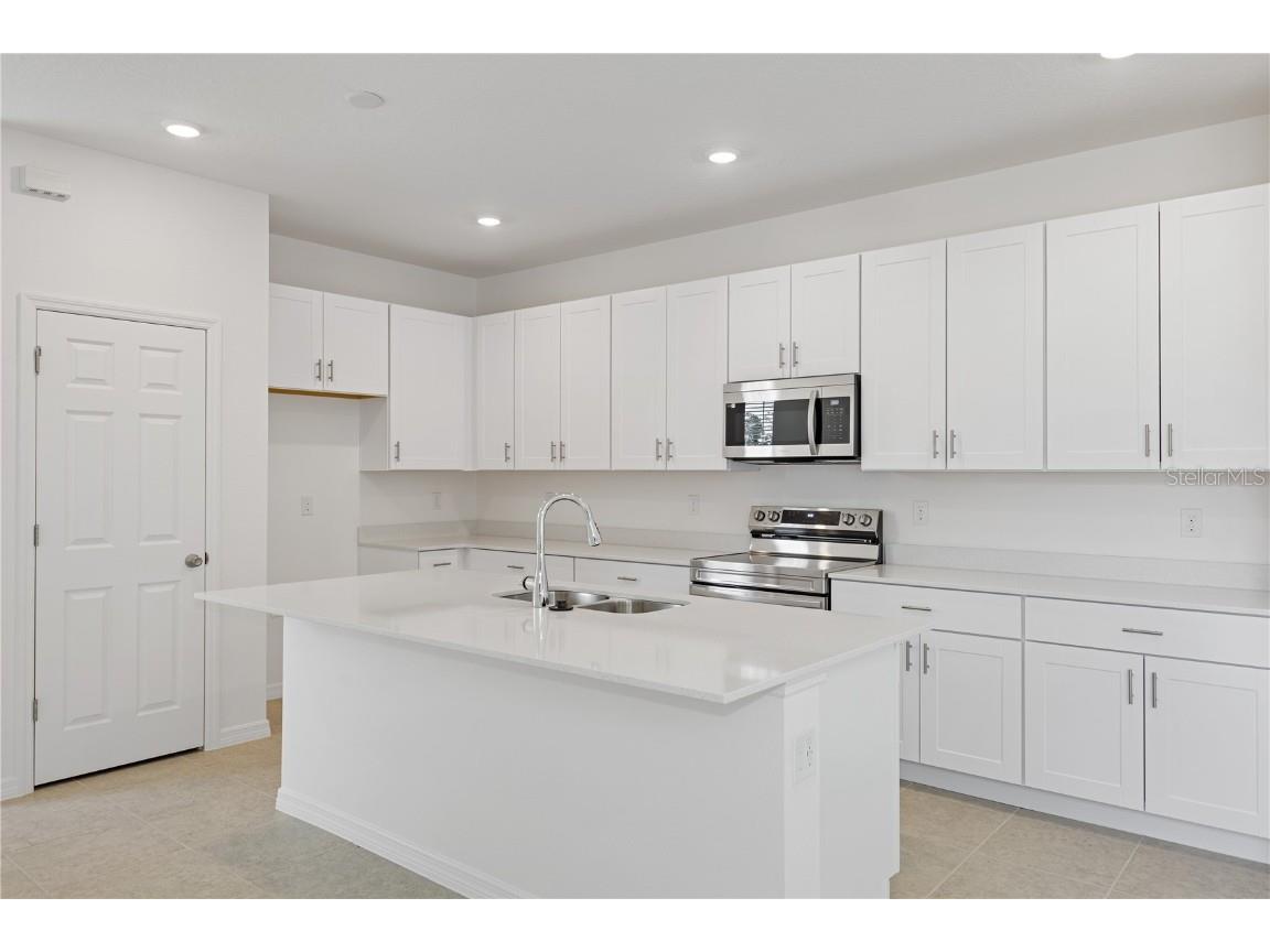 1210 Atlantic Avenue Fruitland Park FL 34731 O6317840 image2