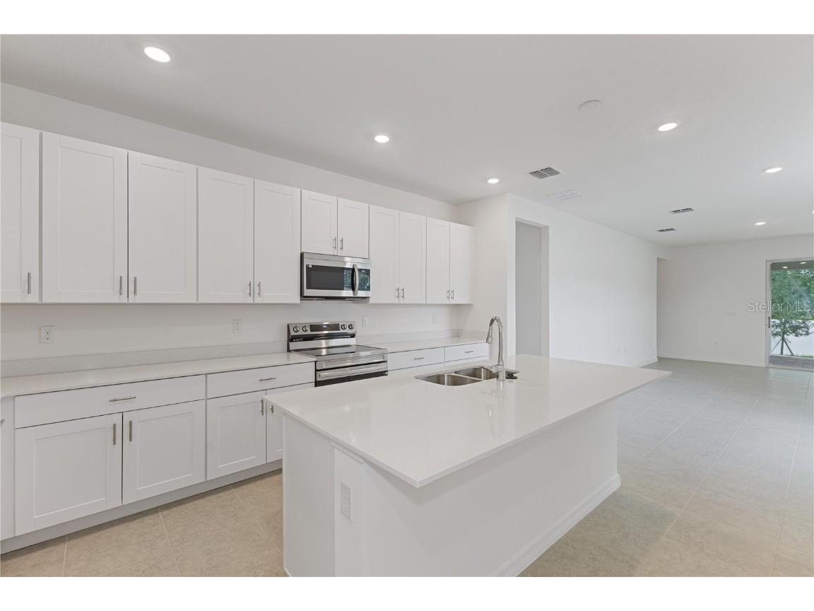 1210 Atlantic Avenue Fruitland Park FL 34731 O6317840 image3