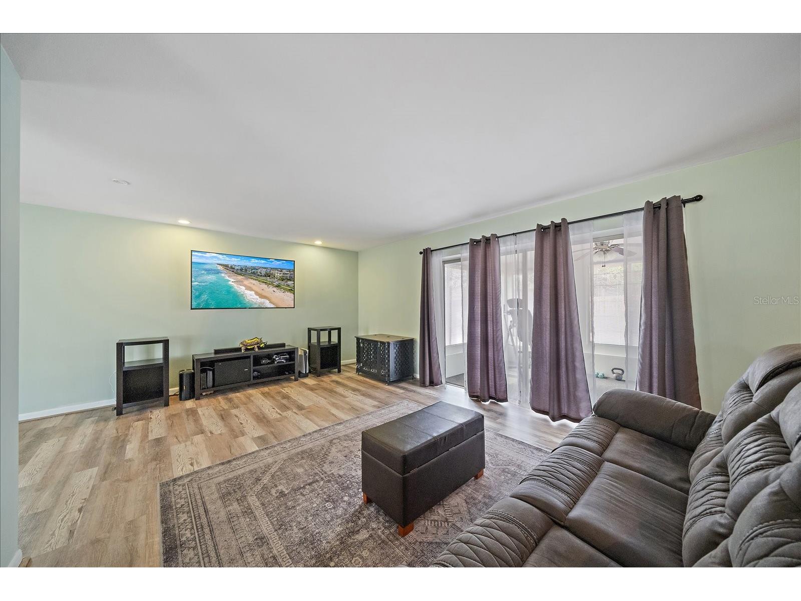 1210 Doris Drive Sarasota FL 34243 A4698576 image18