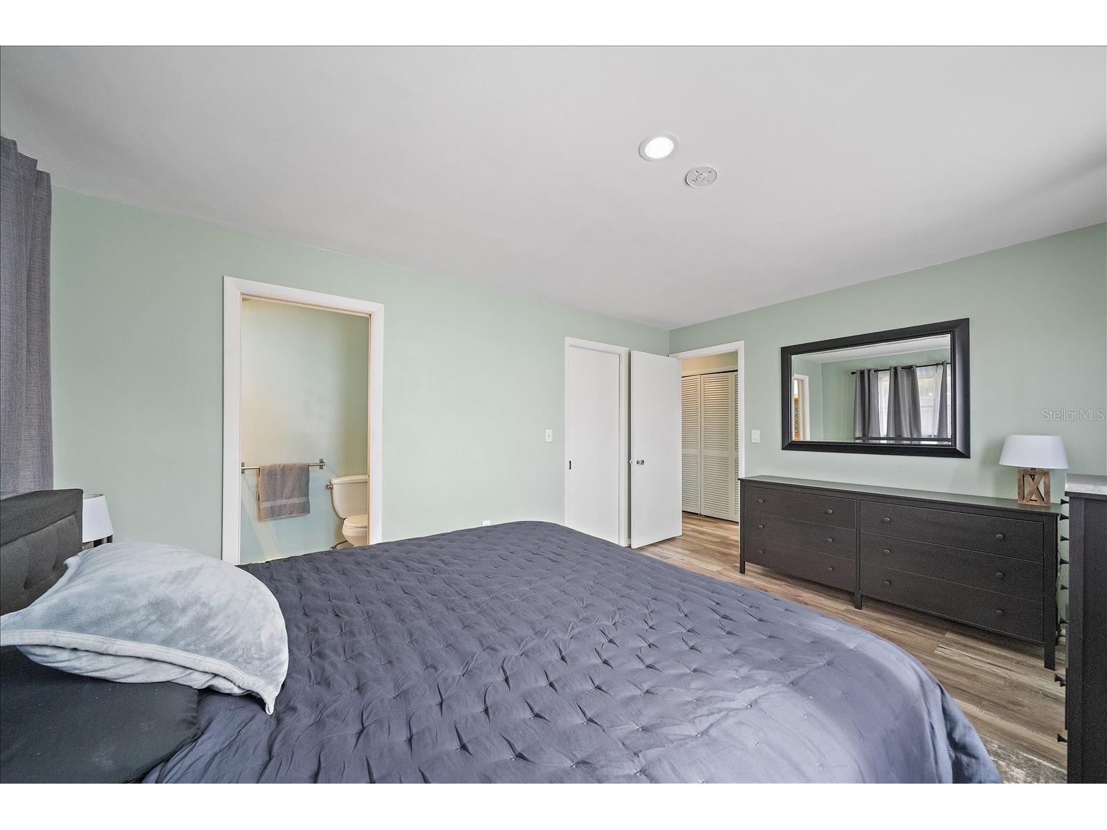 1210 Doris Drive Sarasota FL 34243 A4698576 image21