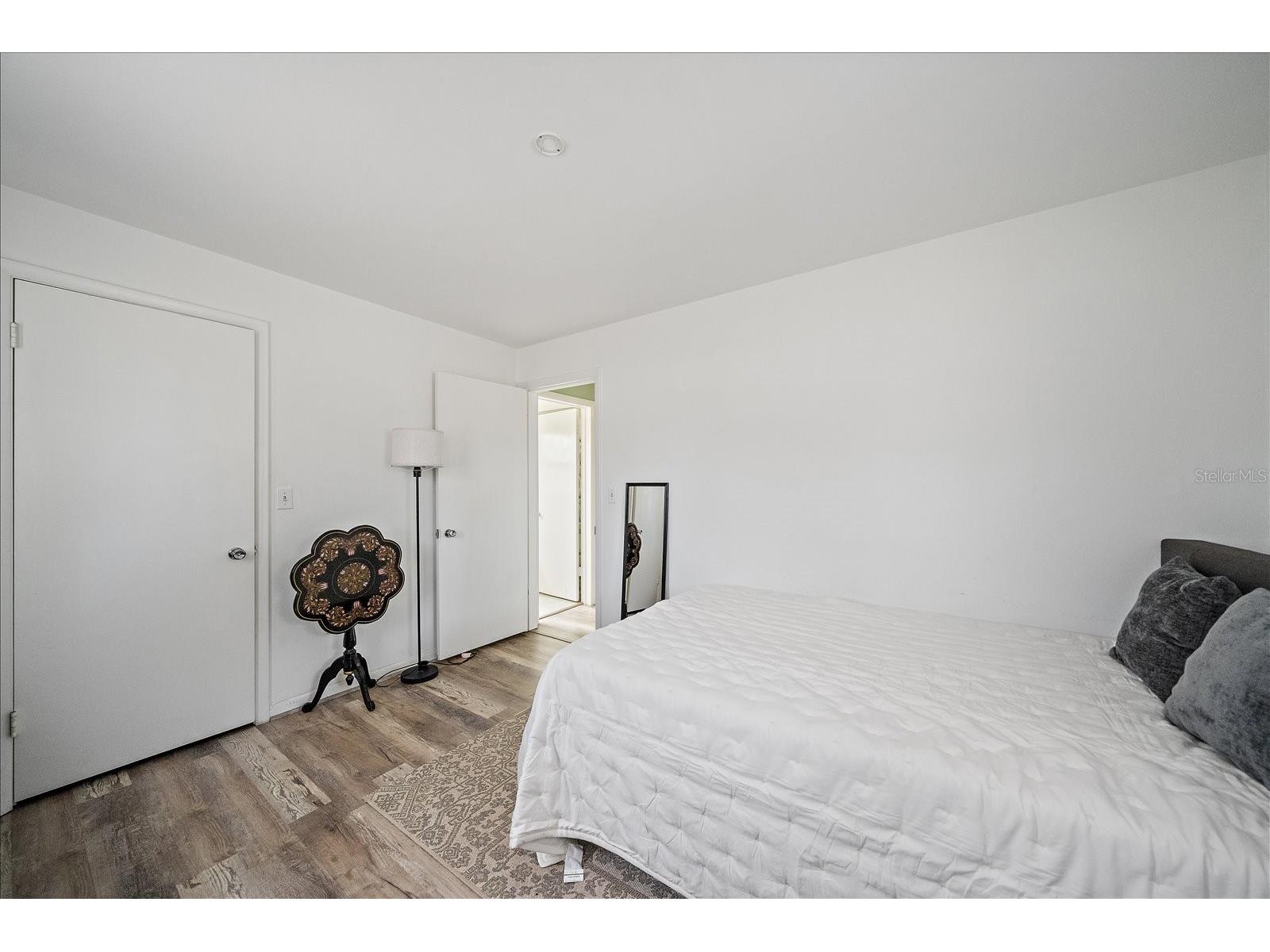1210 Doris Drive Sarasota FL 34243 A4698576 image25