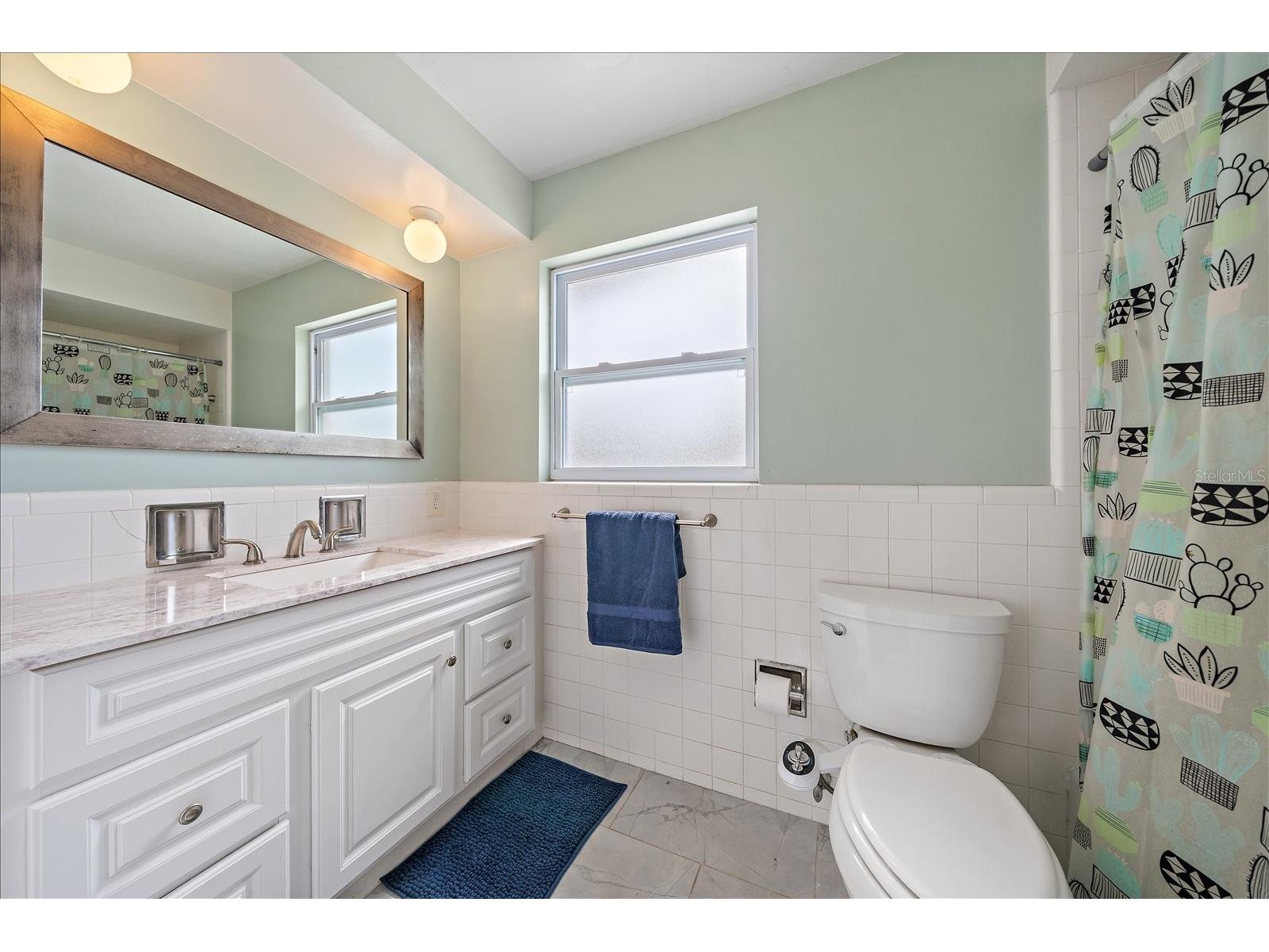 1210 Doris Drive Sarasota FL 34243 A4698576 image26