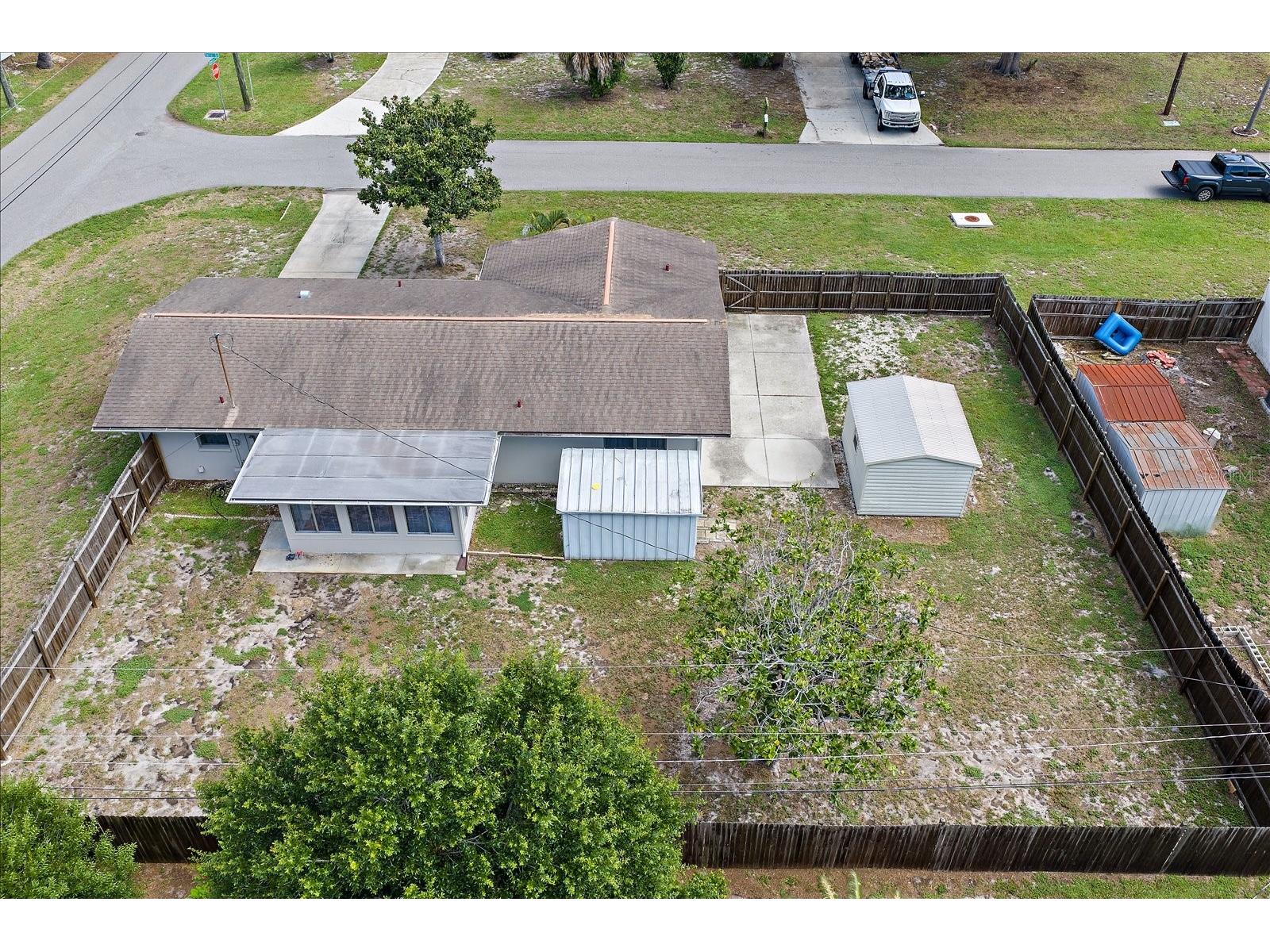 1210 Doris Drive Sarasota FL 34243 A4698576 image3