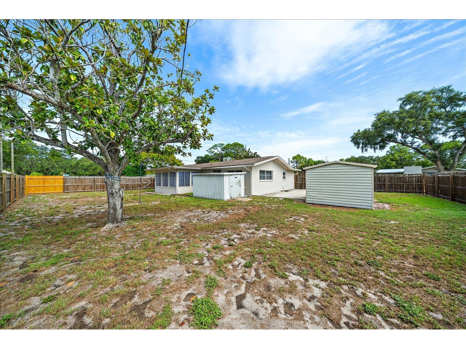 1210 Doris Drive Sarasota FL 34243 A4698576 image31