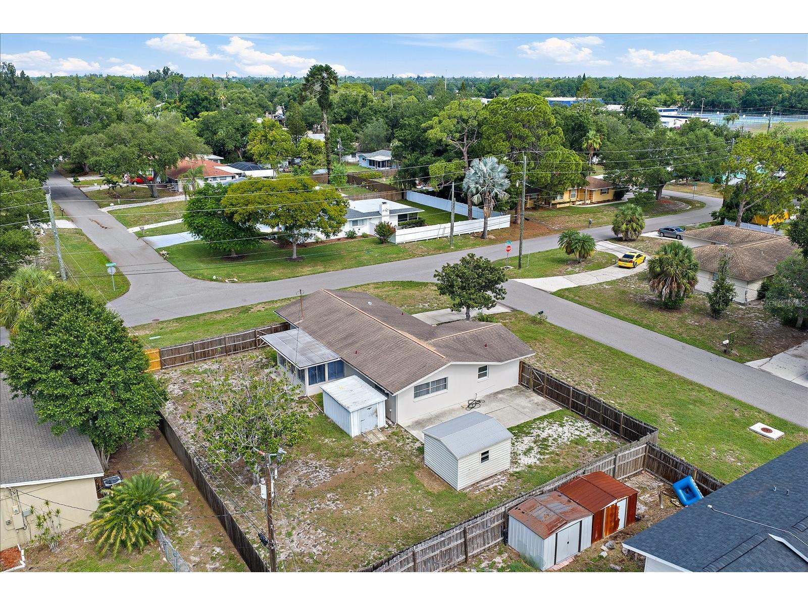 1210 Doris Drive Sarasota FL 34243 A4698576 image32