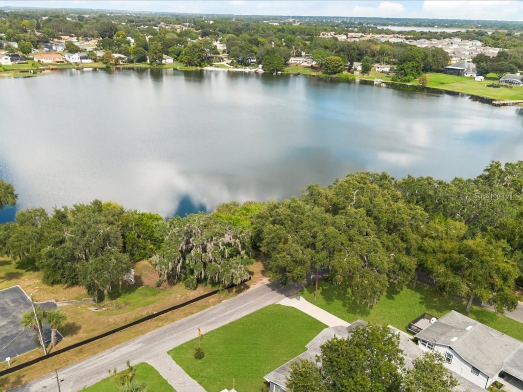 1210 E Caroline Street Tavares FL 32778 G5102449 image1