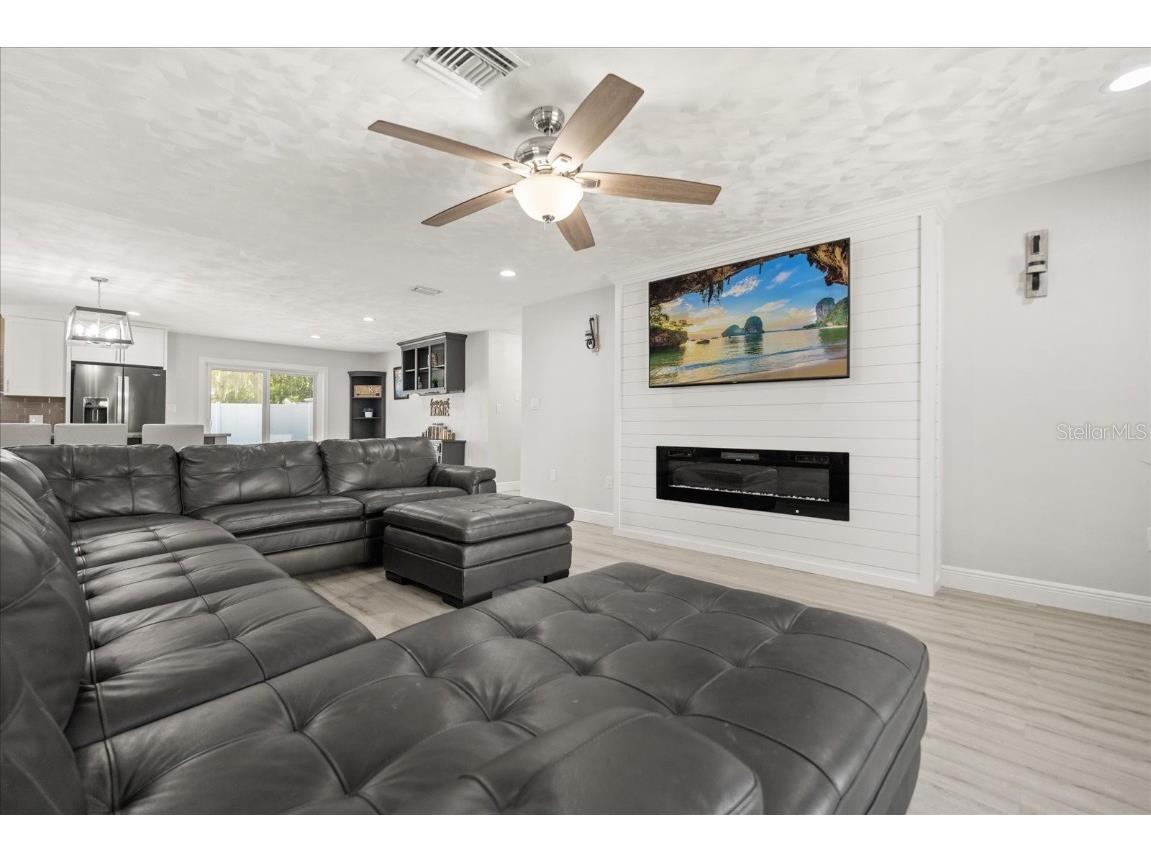 1210 E Caroline Street Tavares FL 32778 G5102449 image6