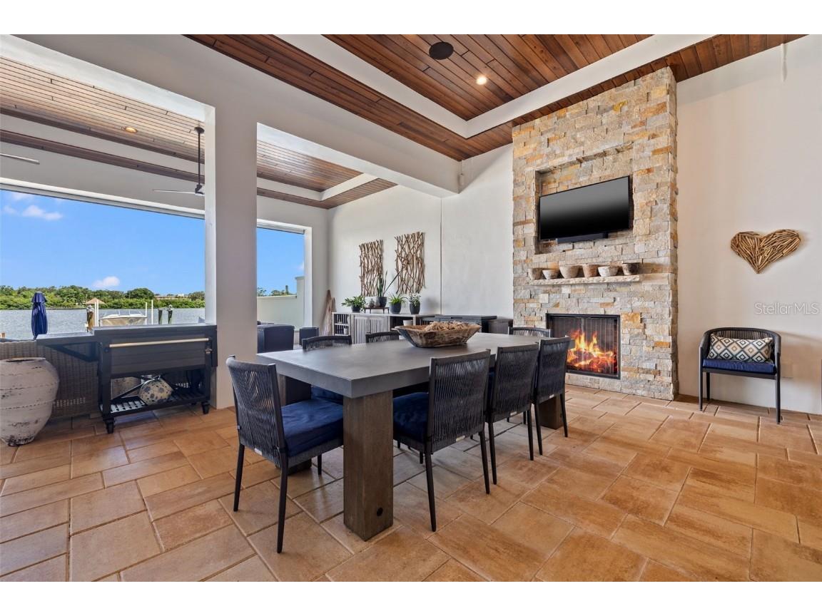 1210 Monterey Boulevard NE Saint Petersburg FL 33704 - COFFEE POT BAYOU TB8417542 image43