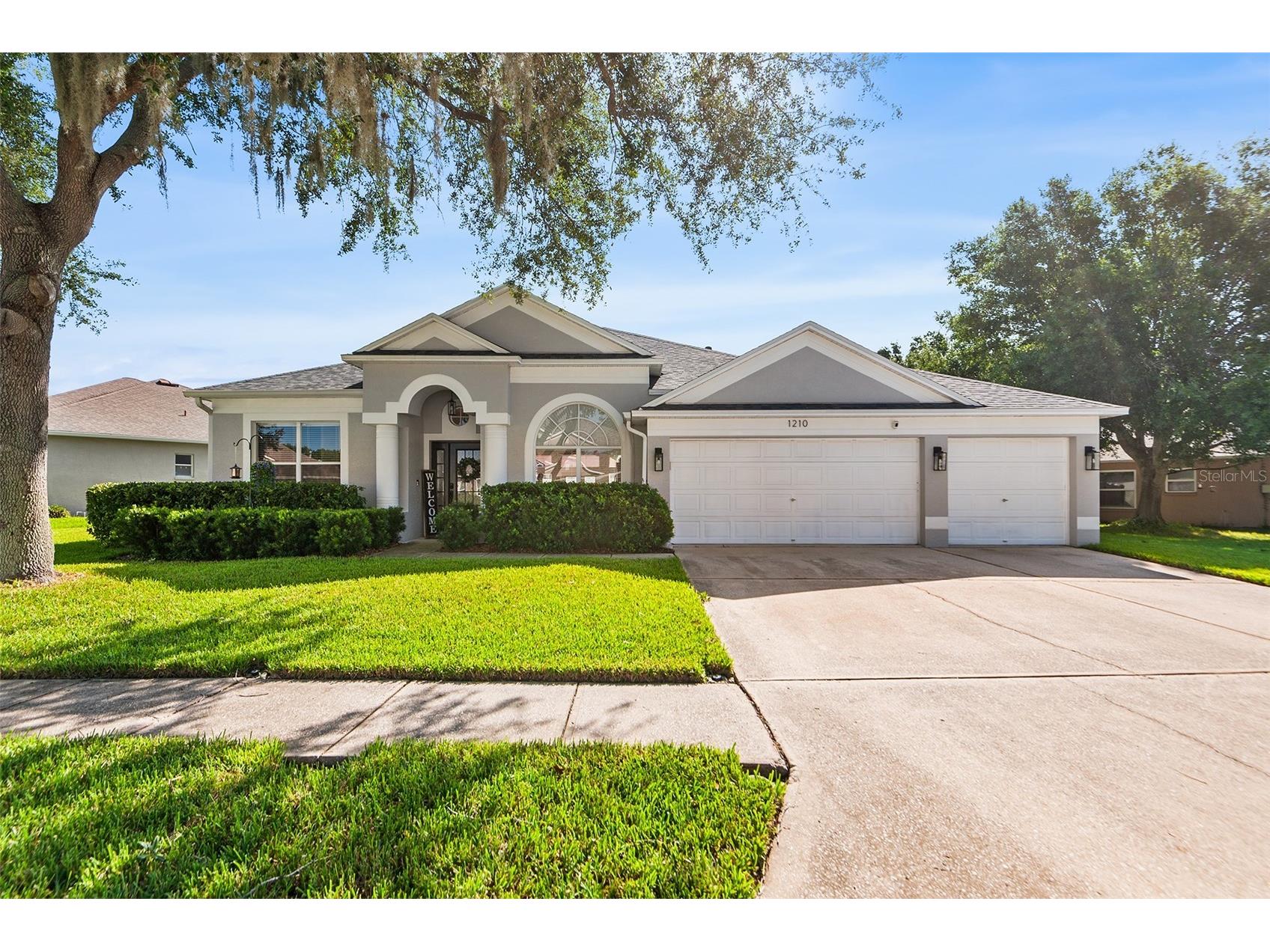1210 Yardley Drive Wesley Chapel FL 33544 P4939311 image1