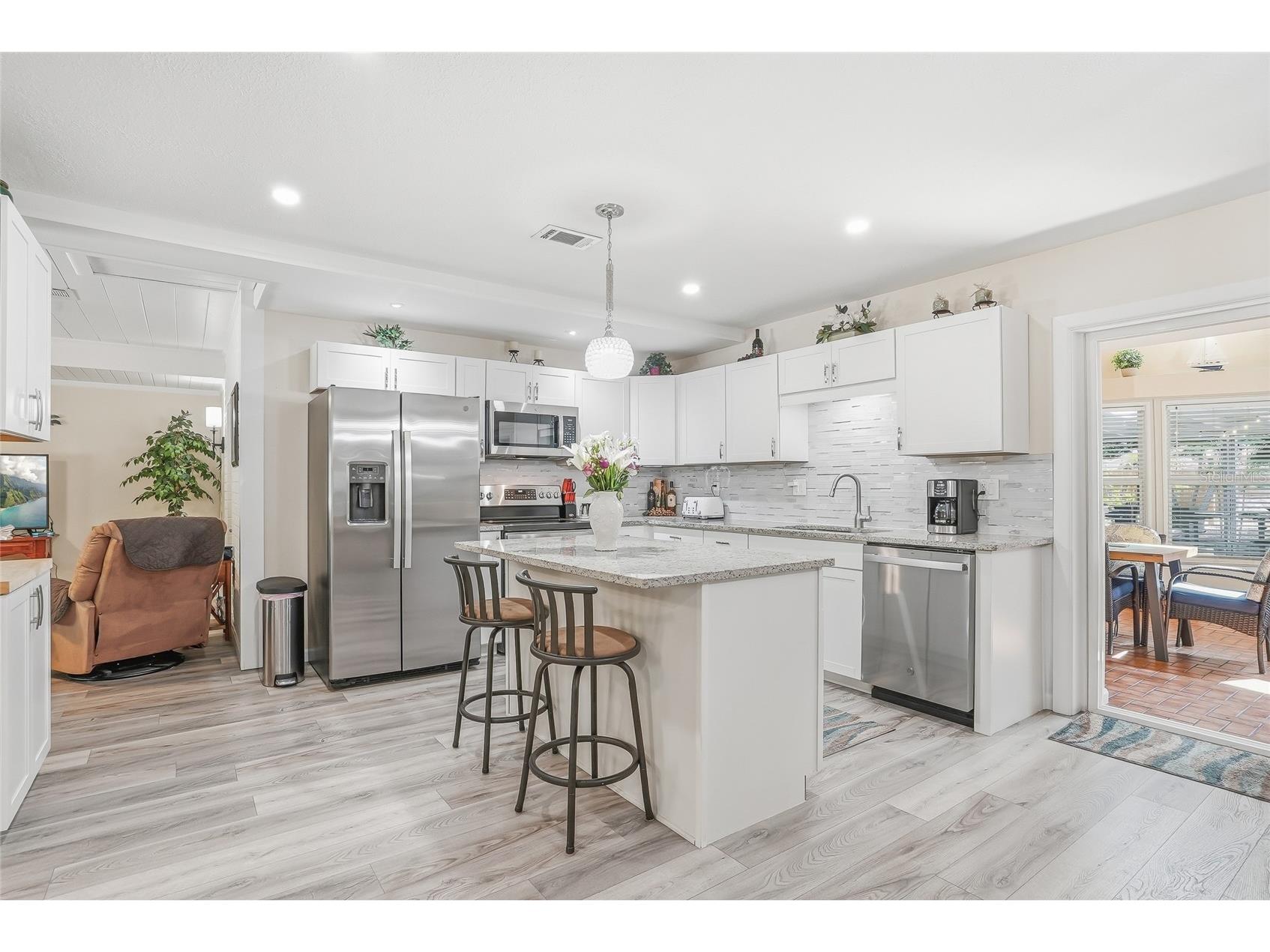 12109 Forest Hills Drive Tampa FL 33612 TB8507811 image2