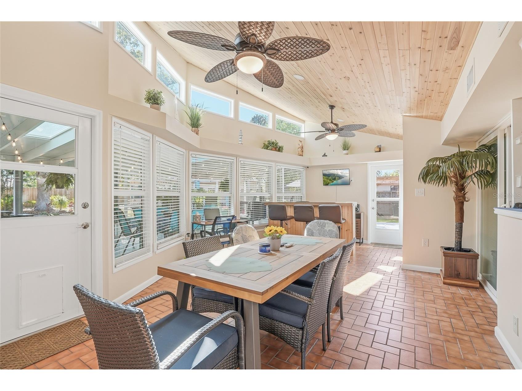12109 Forest Hills Drive Tampa FL 33612 TB8507811 image49