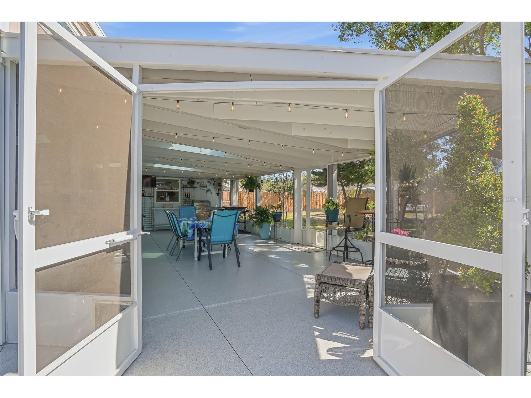 12109 Forest Hills Drive Tampa FL 33612 TB8507811 image54