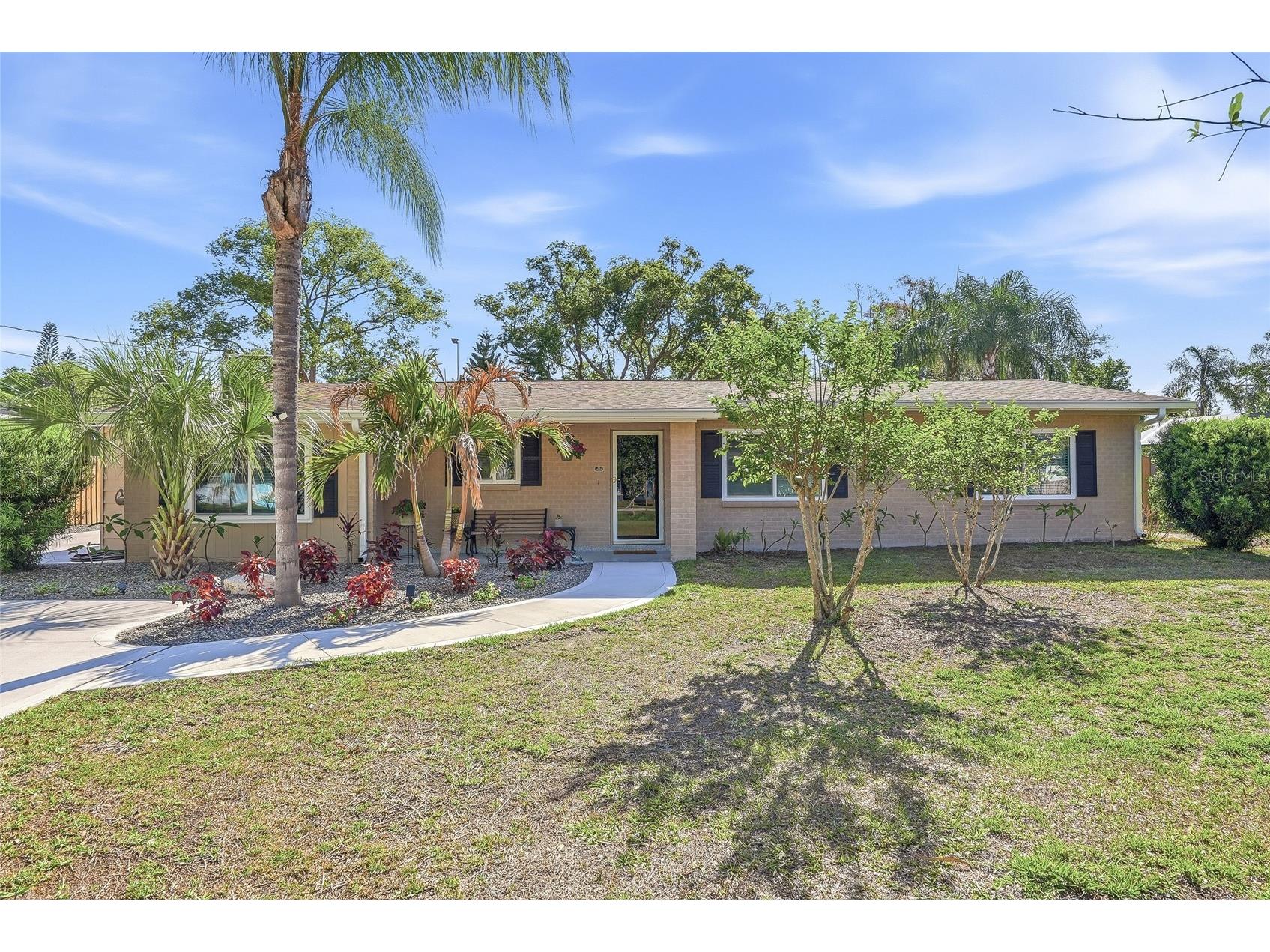 12109 Forest Hills Drive Tampa FL 33612 TB8516952 image3