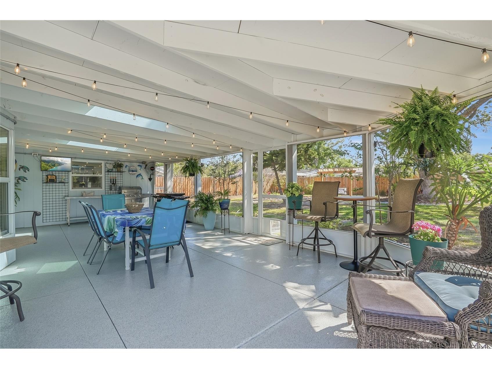 12109 Forest Hills Drive Tampa FL 33612 TB8516952 image43