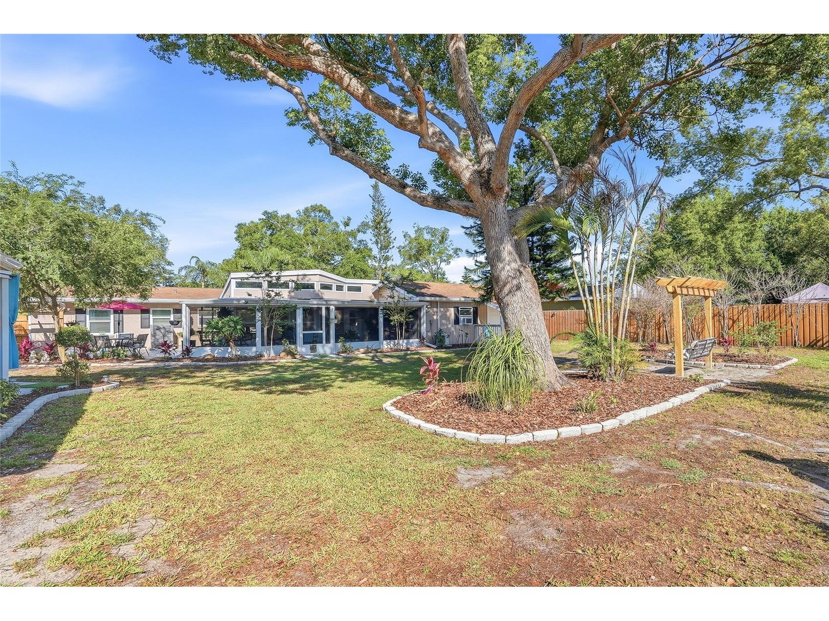 12109 Forest Hills Drive Tampa FL 33612 TB8516952 image65