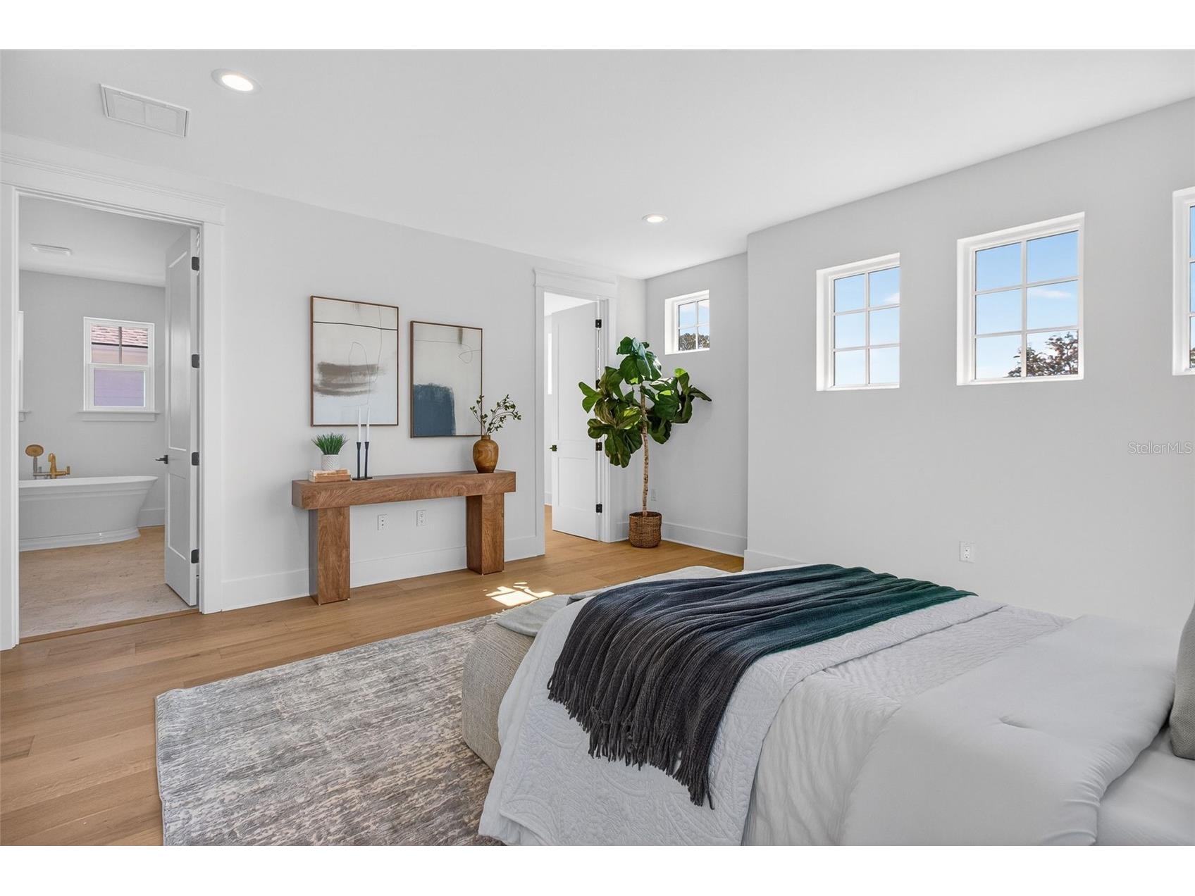 1211 35th Avenue N Saint Petersburg FL 33704 TB8419054 image23