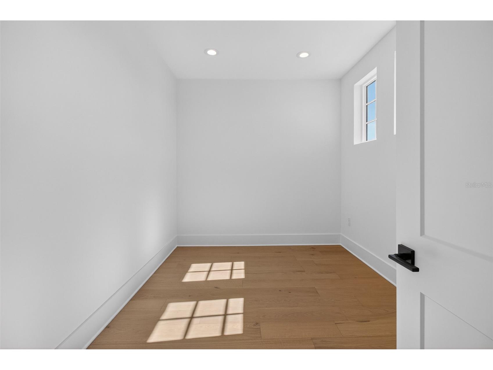 1211 35th Avenue N Saint Petersburg FL 33704 TB8419054 image26