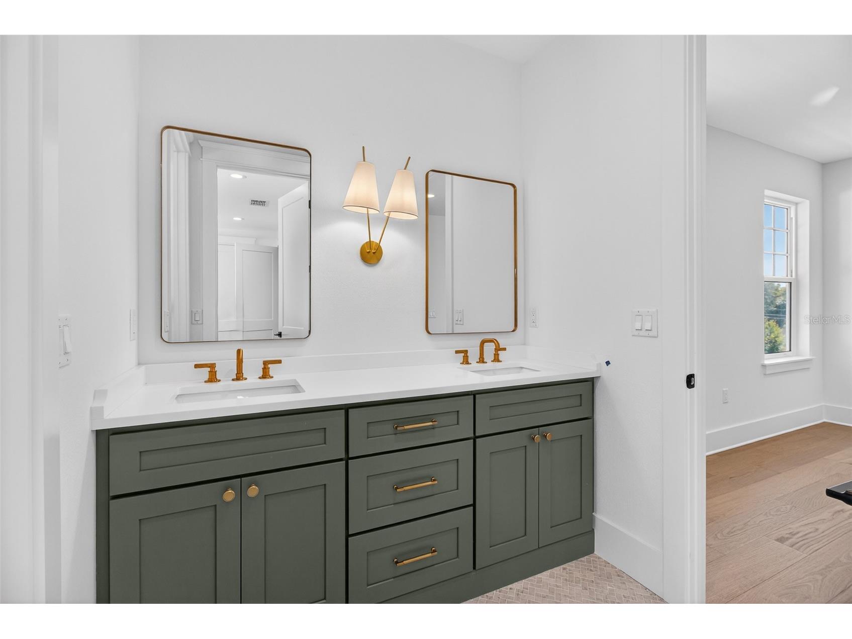 1211 35th Avenue N Saint Petersburg FL 33704 TB8419054 image28