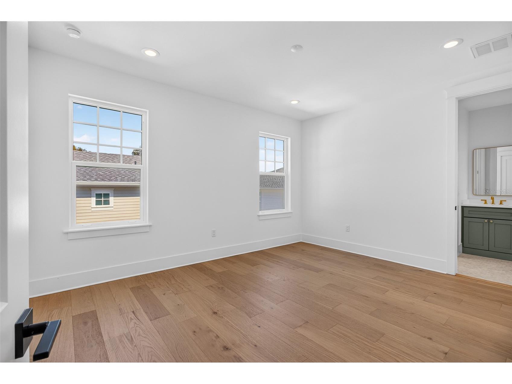 1211 35th Avenue N Saint Petersburg FL 33704 TB8419054 image30