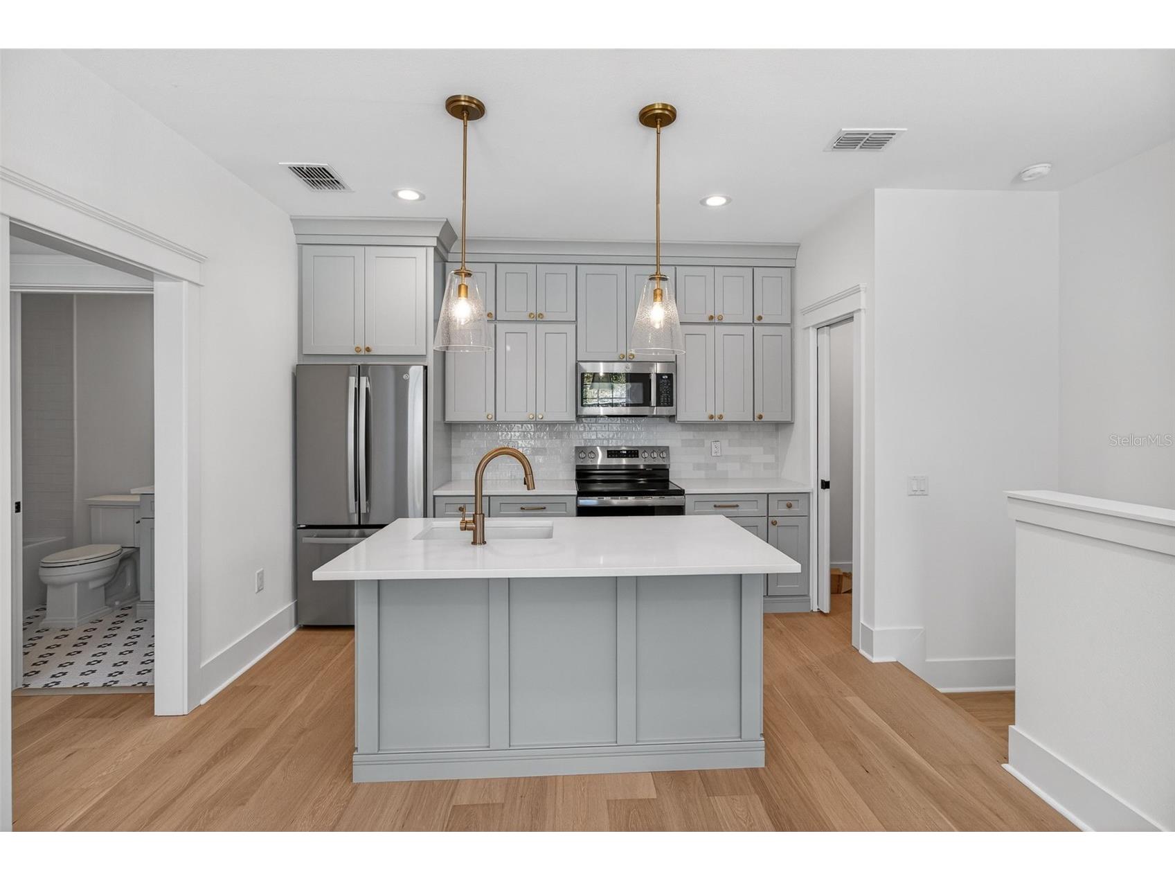 1211 35th Avenue N Saint Petersburg FL 33704 TB8419054 image36