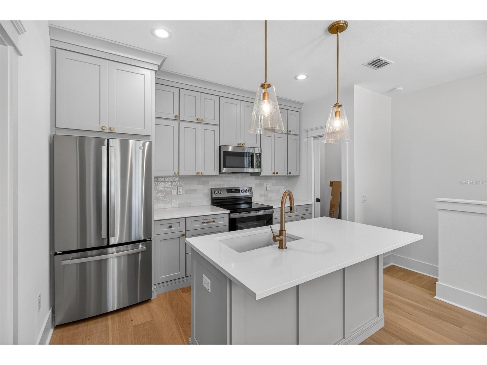 1211 35th Avenue N Saint Petersburg FL 33704 TB8419054 image37