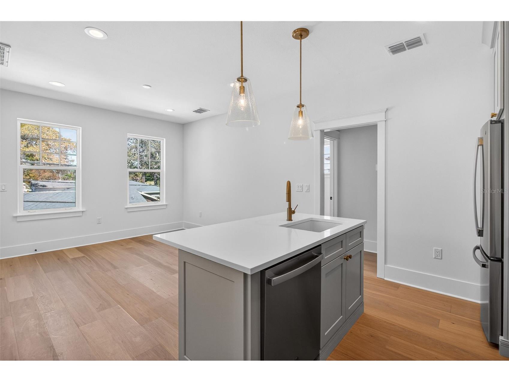 1211 35th Avenue N Saint Petersburg FL 33704 TB8419054 image38