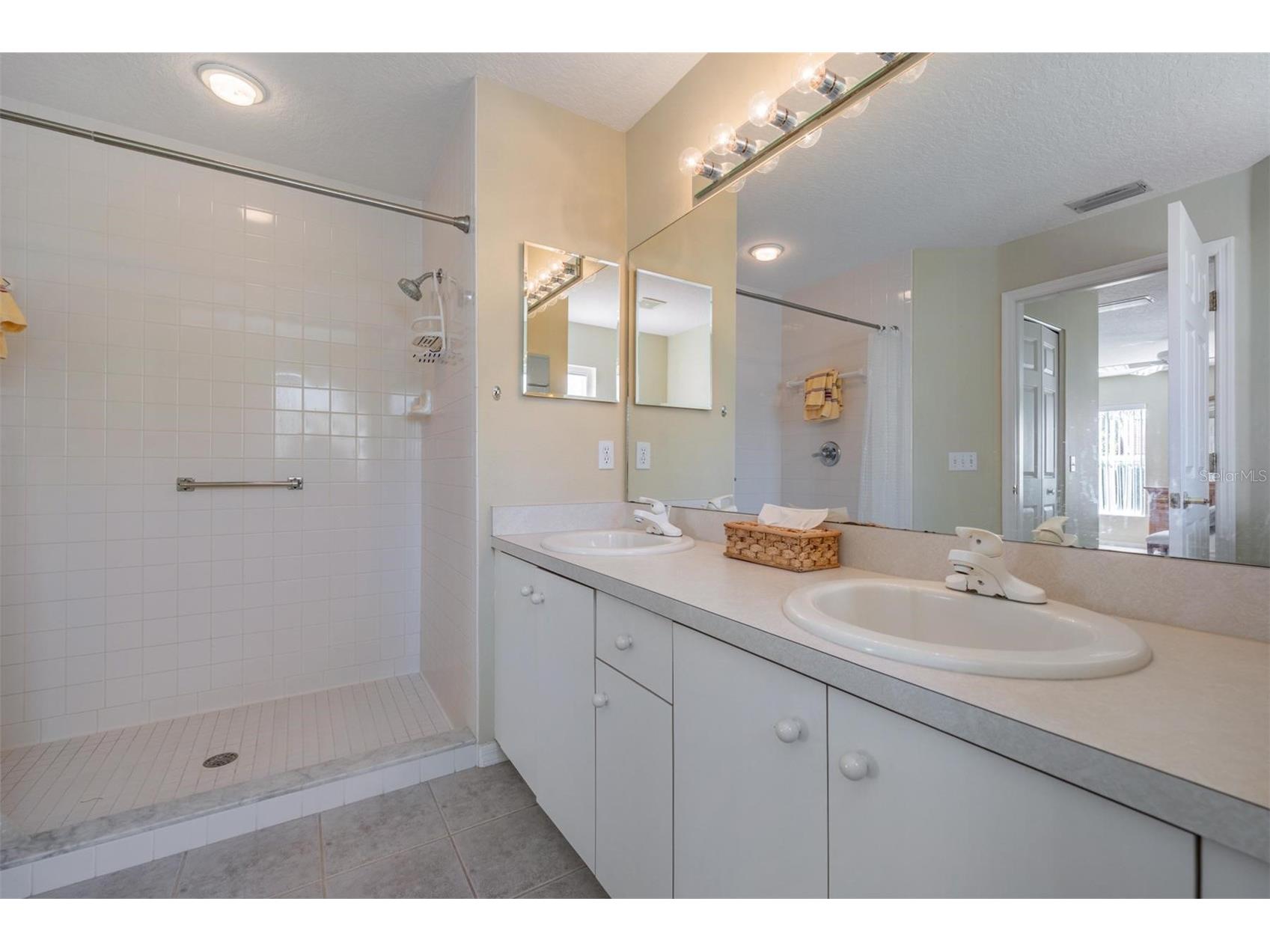 1211 Almondwood Drive Trinity FL 34655 W7882191 image11