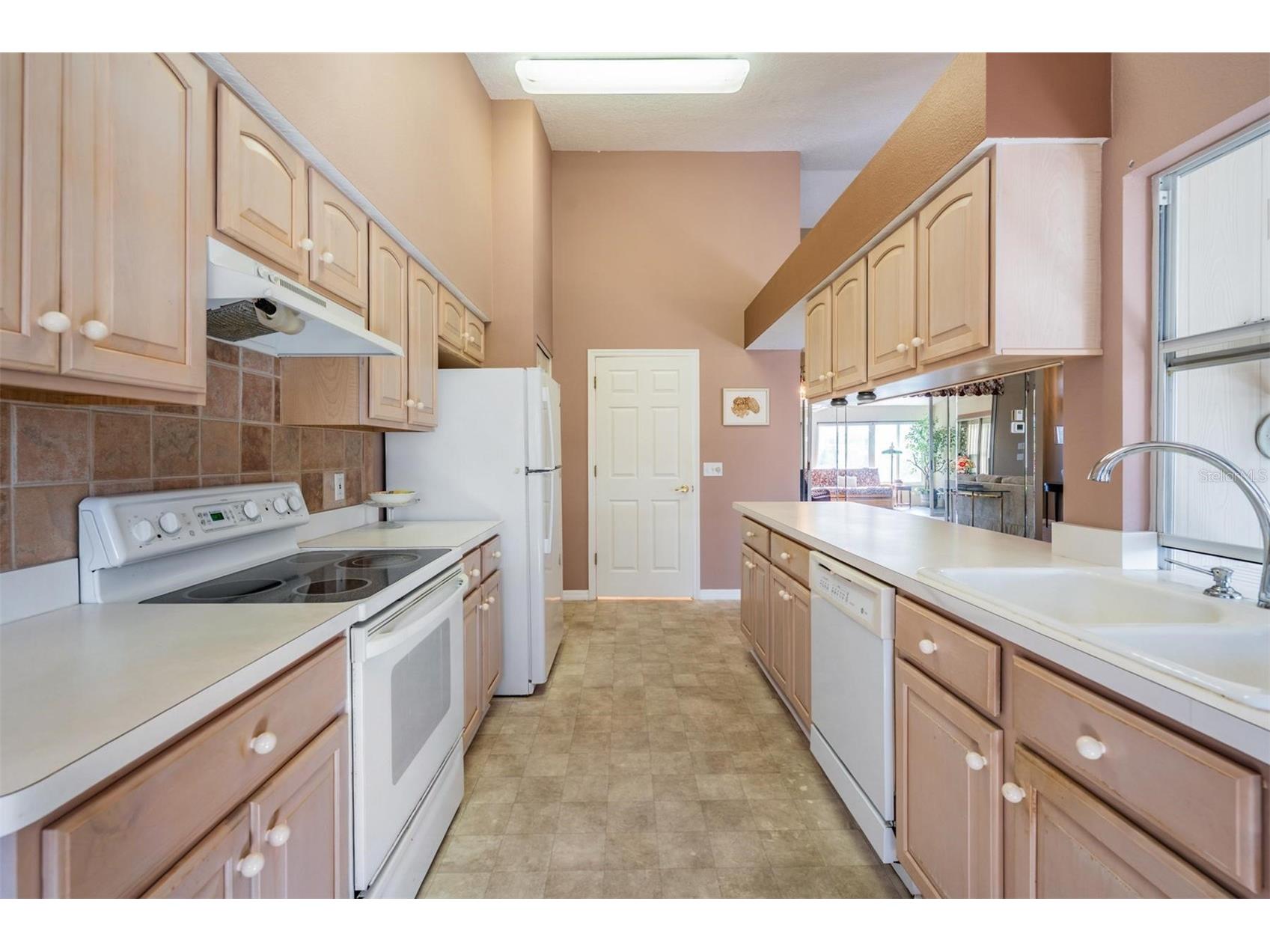 1211 Almondwood Drive Trinity FL 34655 W7882191 image7