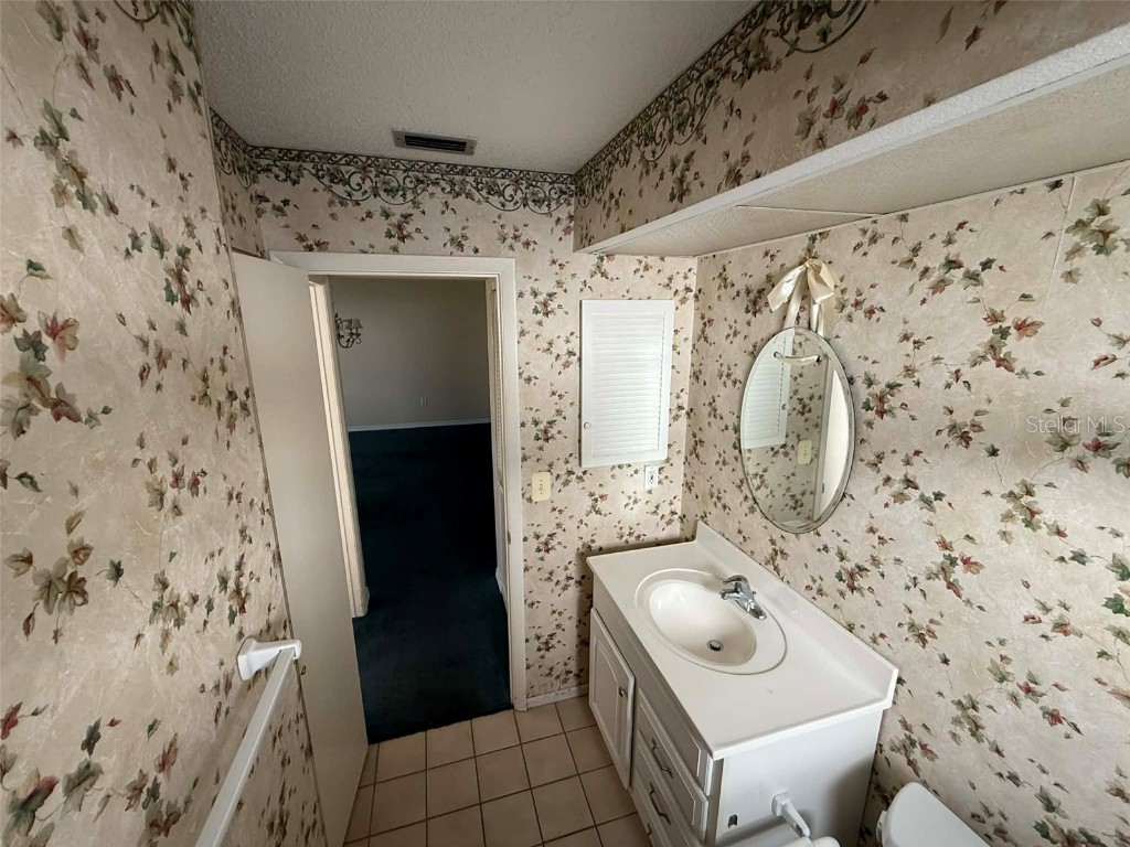 1211 Capri Isles Boulevard #5 Venice FL 34292 A4673596 image16