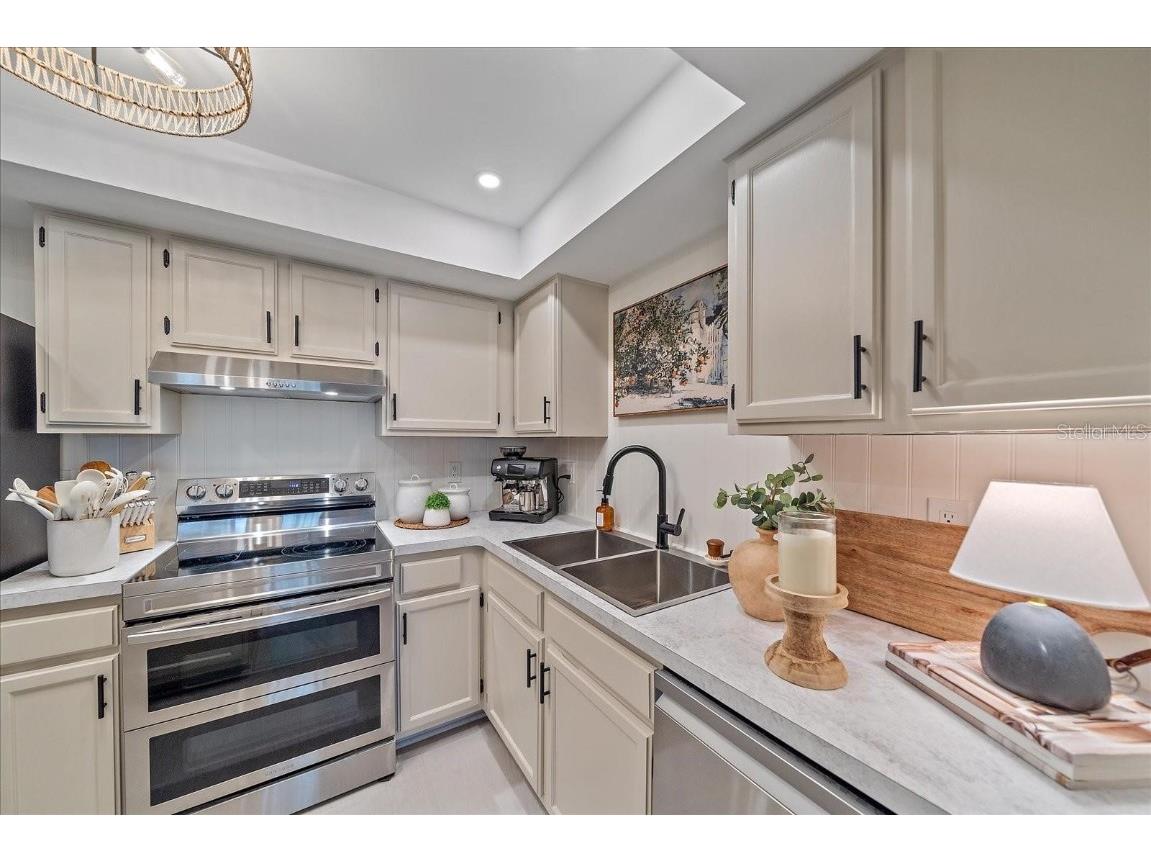 1211 Capri Isles Boulevard #6 Venice FL 34292 N6140590 image6