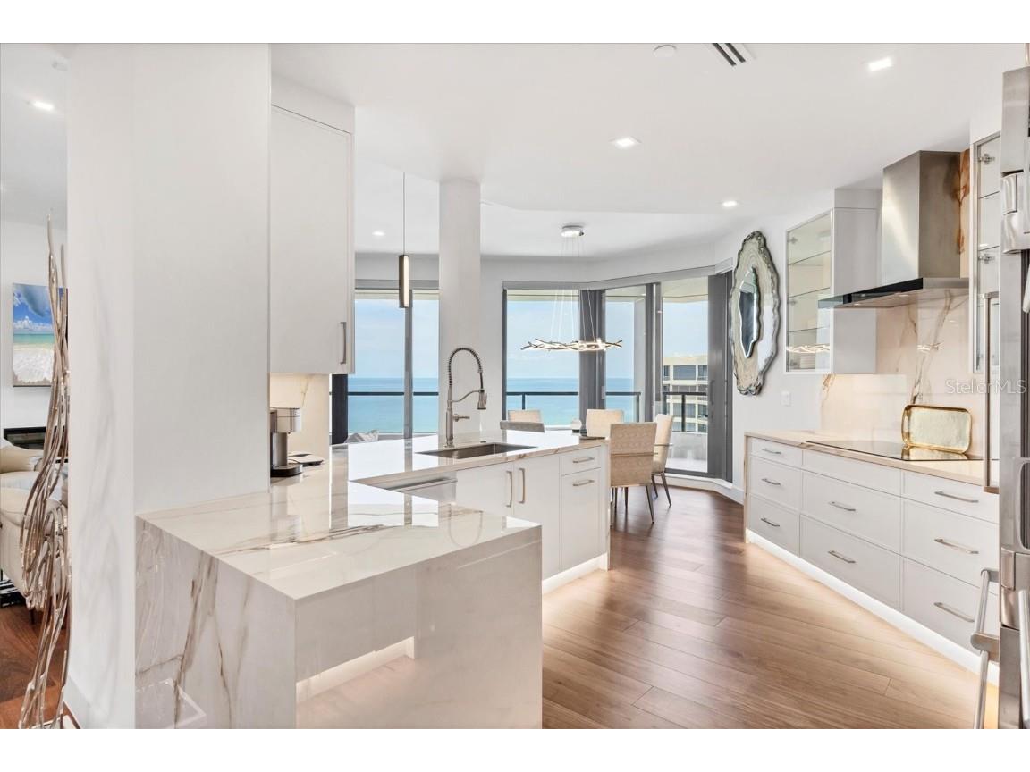 1211 Gulf Of Mexico Drive #1005 Longboat Key FL 34228 - GULF OF MEXICO A4658115 image10