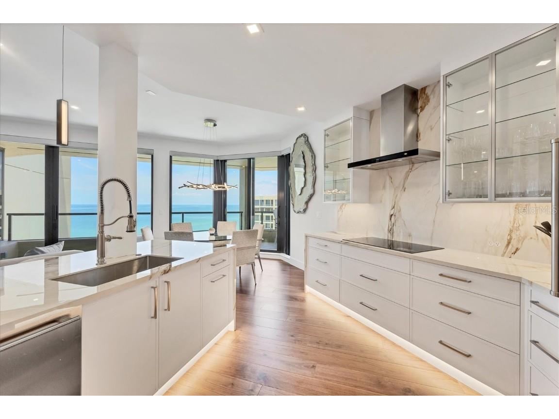 1211 Gulf Of Mexico Drive #1005 Longboat Key FL 34228 - GULF OF MEXICO A4658115 image11