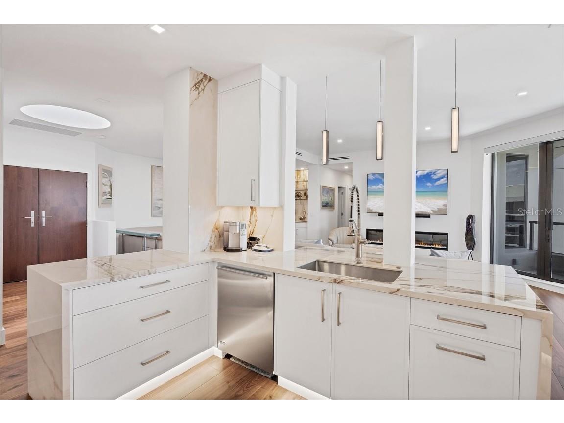 1211 Gulf Of Mexico Drive #1005 Longboat Key FL 34228 - GULF OF MEXICO A4658115 image12
