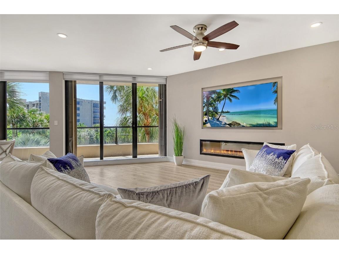 1211 Gulf Of Mexico Drive #108 Longboat Key FL 34228 - GULF OF MEXICO A4667361 image5