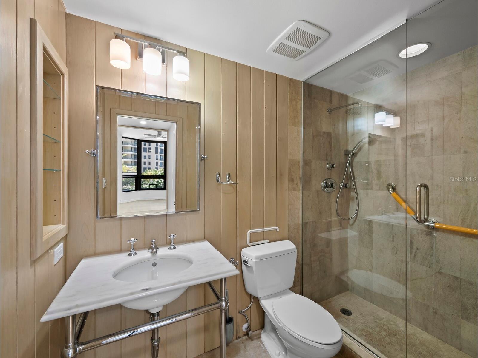 1211 Gulf Of Mexico Drive #109 Longboat Key FL 34228 - GULF OF MEXICO A4694082 image37