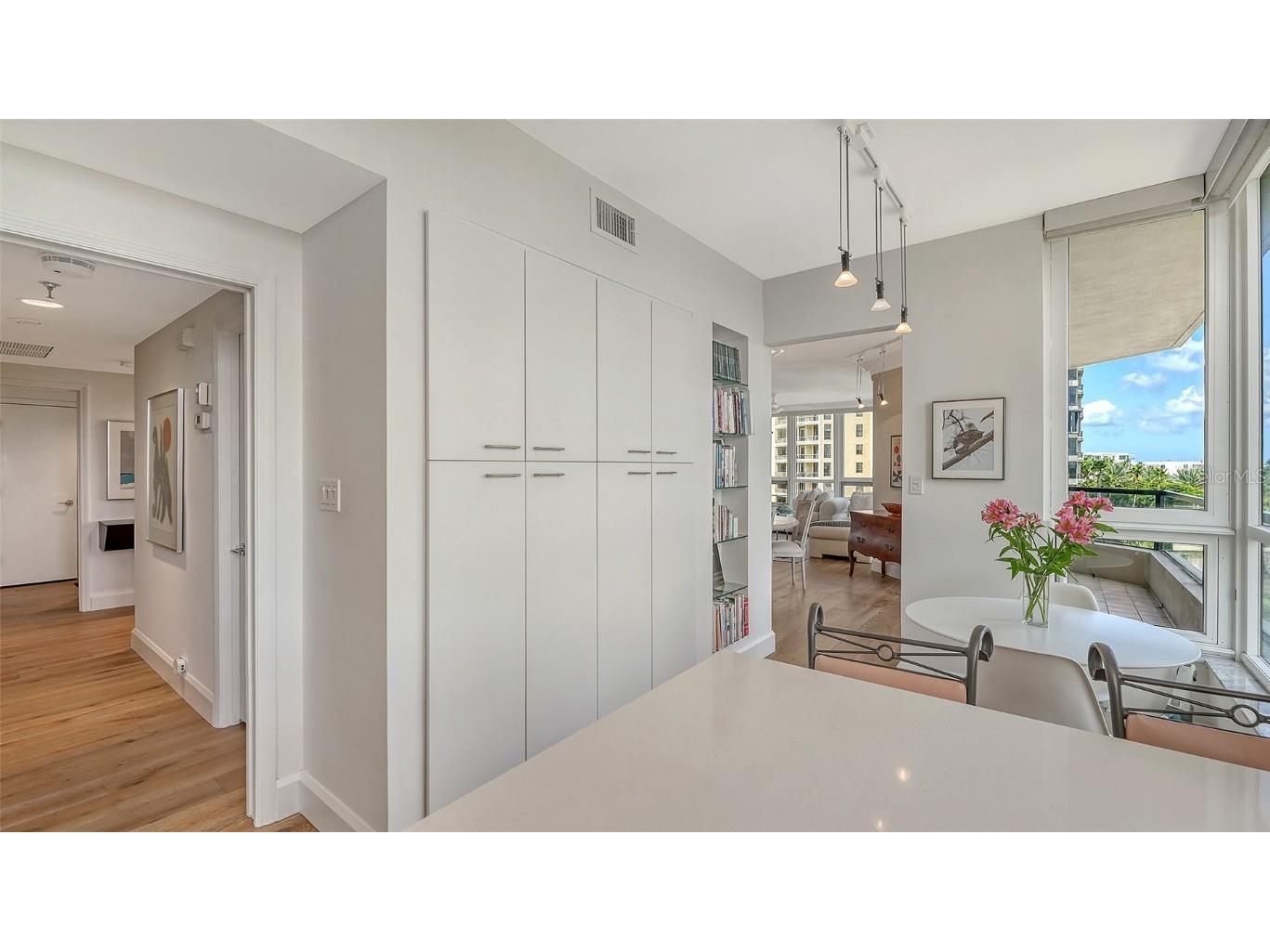 1211 Gulf Of Mexico Drive #301 Longboat Key FL 34228 - GULF OF MEXICO A4669896 image6