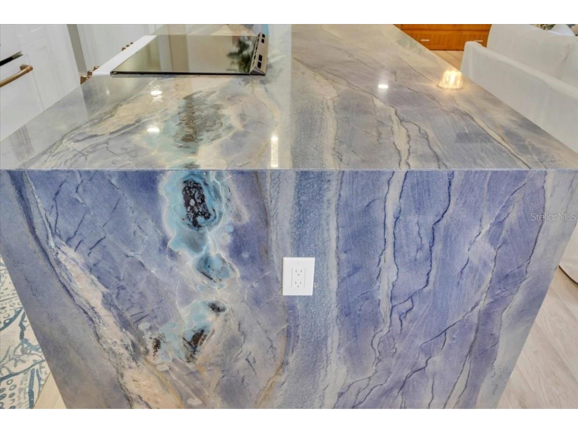 1211 Gulf Of Mexico Drive #403 Longboat Key FL 34228 - GULF OF MEXICO A4634487 image11