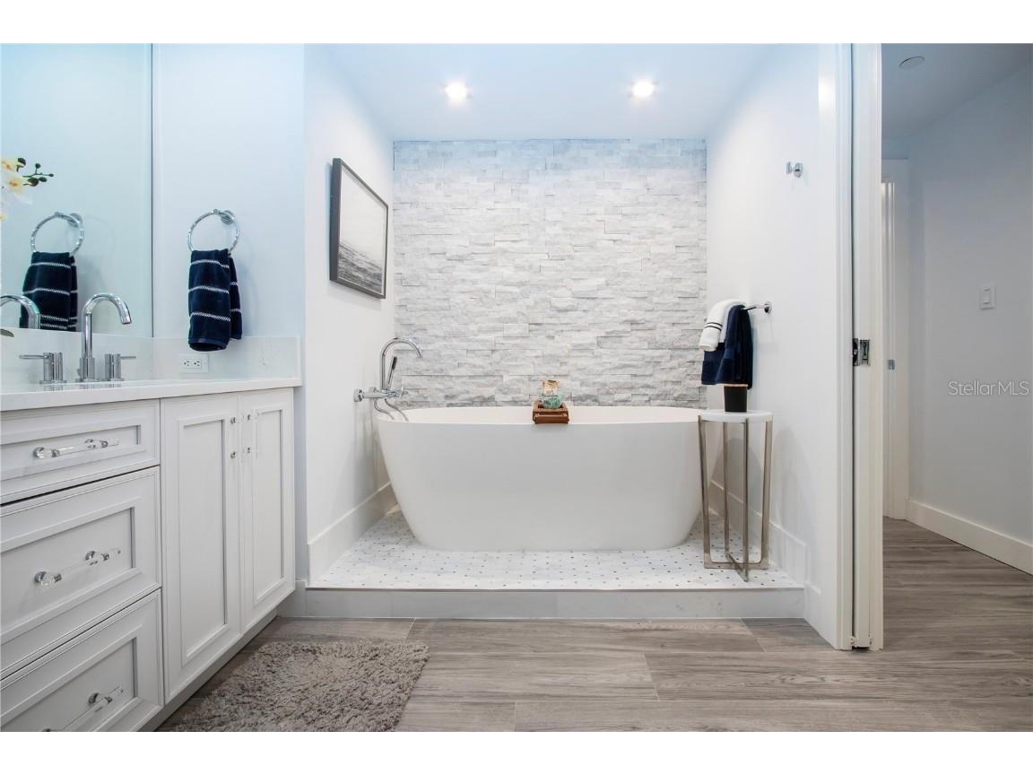 1211 Gulf Of Mexico Drive #505 Longboat Key FL 34228 - GULF OF MEXICO A4670789 image34