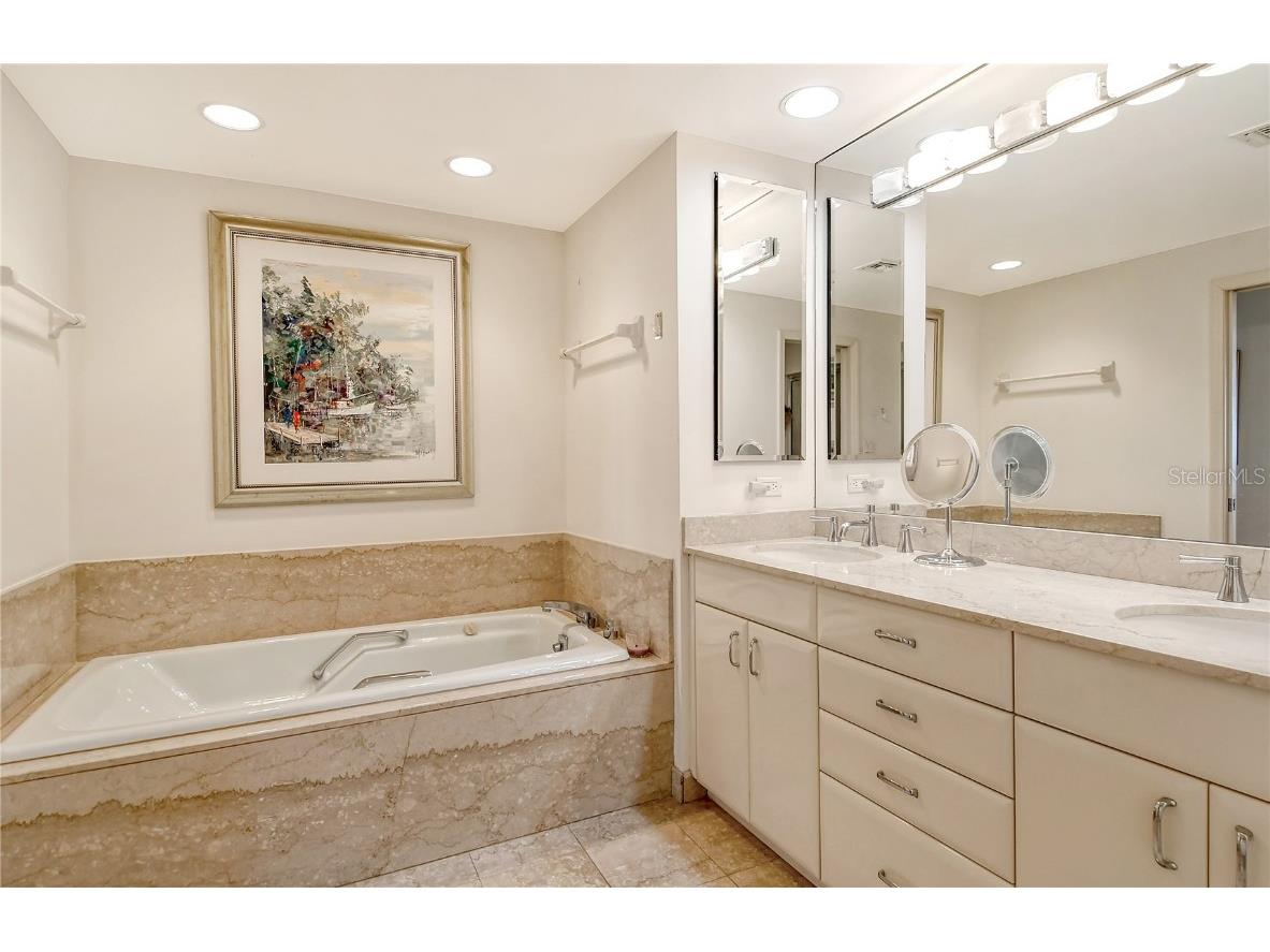 1211 Gulf Of Mexico Drive #704 Longboat Key FL 34228 A4647136 image17