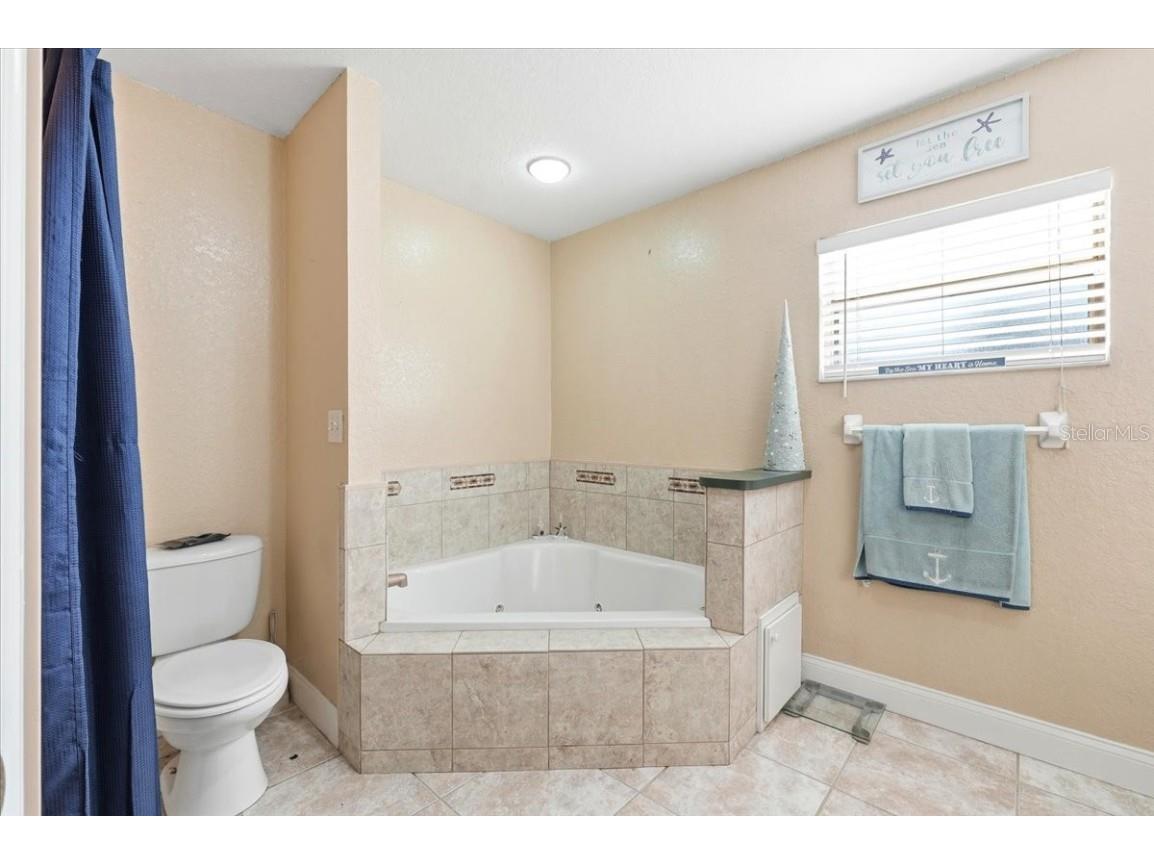 1211 Lake Loop Winter Haven FL 33880 L4957214 image16